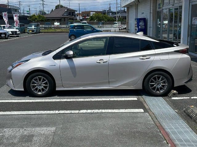 Car thumbnail 2