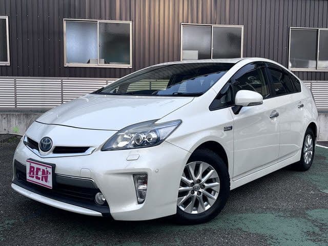 TOYOTA PRIUS PHV