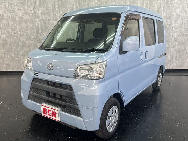 TOYOTA PIXIS van