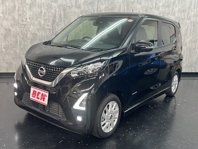 NISSAN