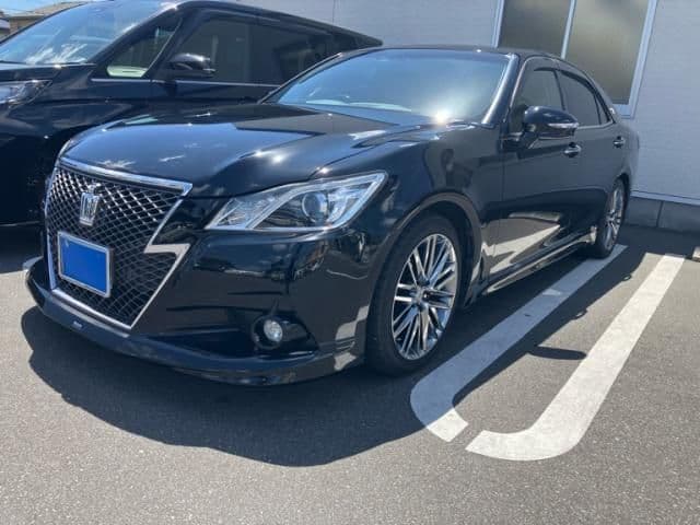 TOYOTA CROWN sedan