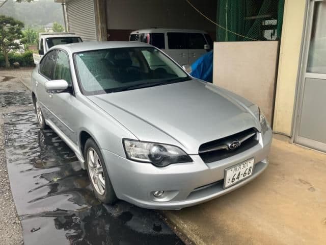 SUBARU LEGACY B4