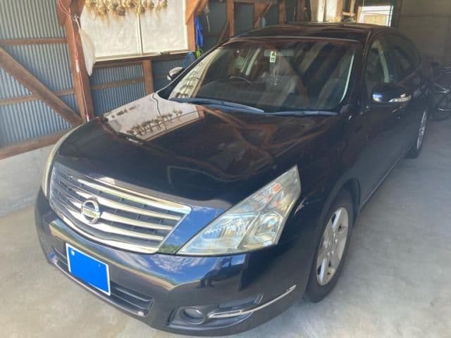 NISSAN