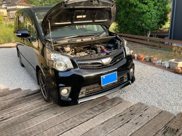 TOYOTA NOAH