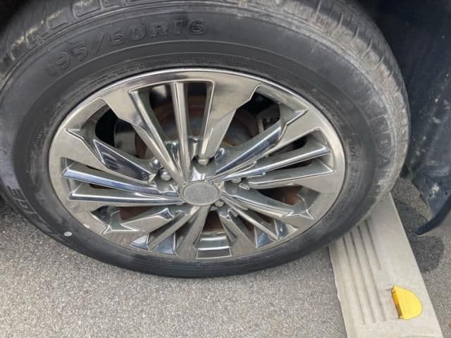 Car thumbnail 4