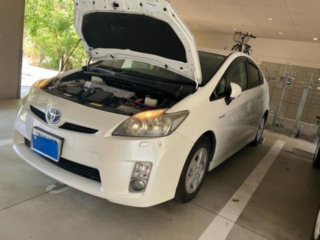 TOYOTA PRIUS