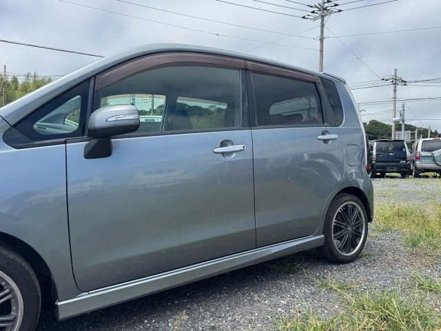 Car thumbnail 4