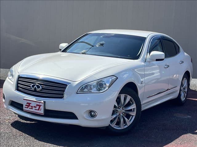 NISSAN FUGA