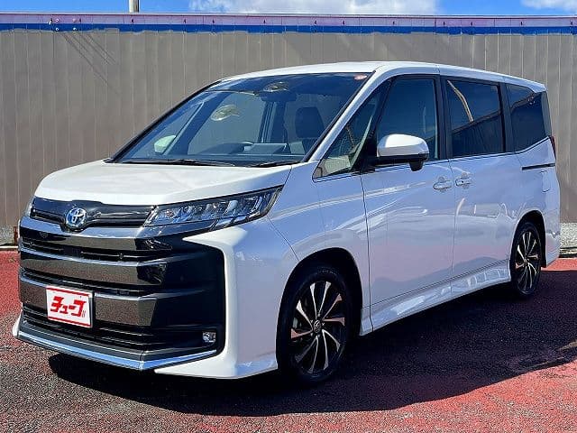 TOYOTA NOAH HYBRID