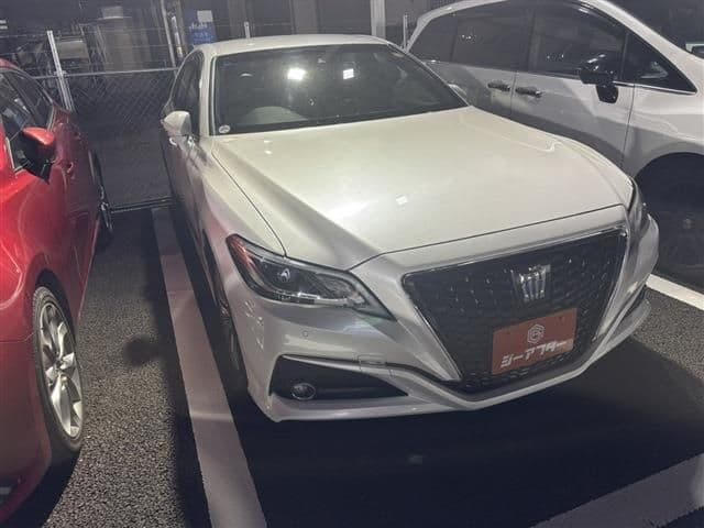 TOYOTA CROWN sedan hybrid