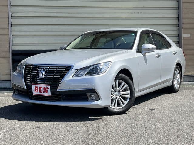 TOYOTA CROWN sedan