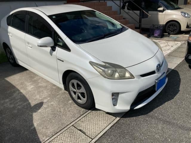 TOYOTA PRIUS