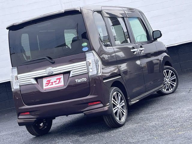 Car thumbnail 3