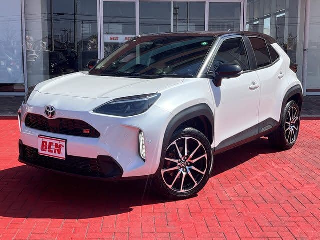 TOYOTA YARIS CROSS HYBRID