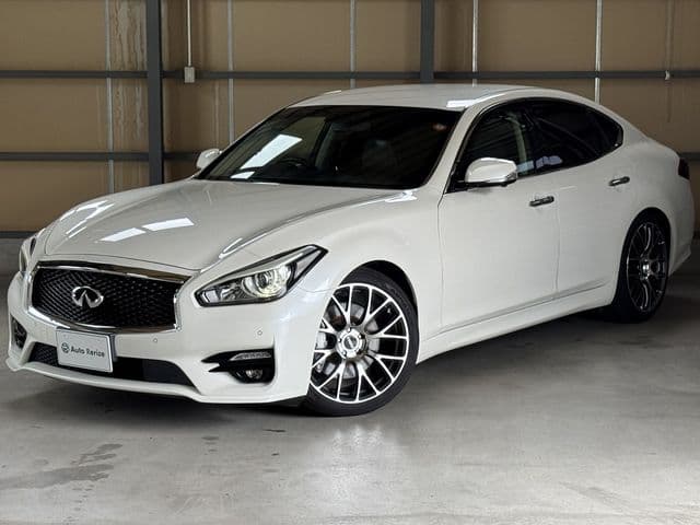 NISSAN FUGA