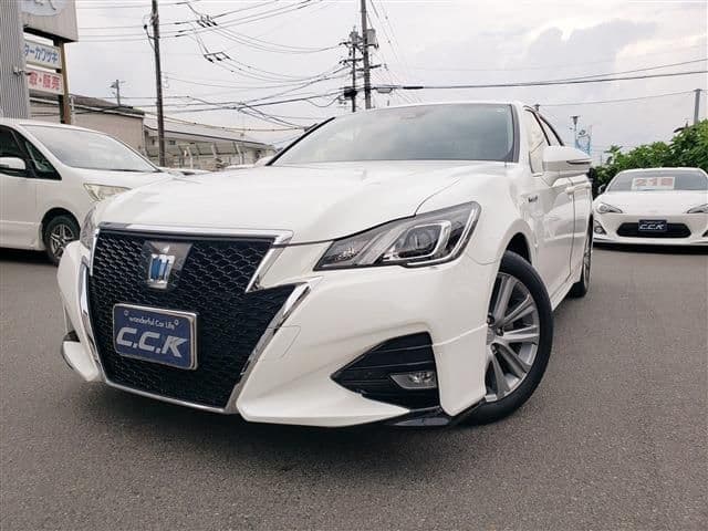 TOYOTA CROWN sedan hybrid