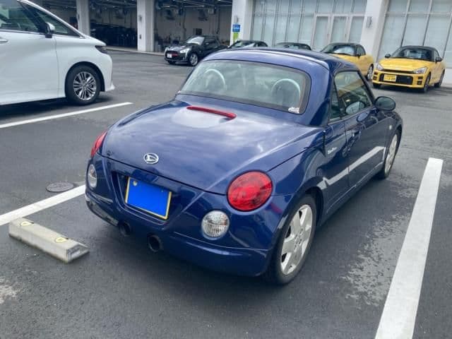 Car thumbnail 3