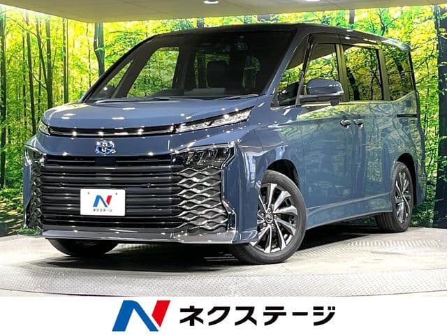 TOYOTA VOXY HYBRID