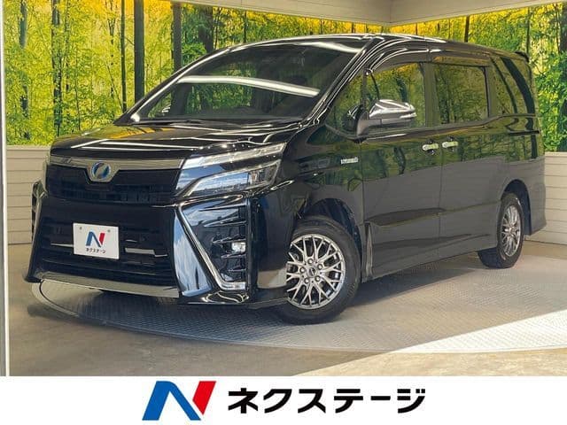 TOYOTA VOXY HYBRID