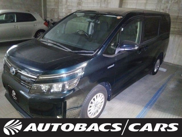 TOYOTA VOXY HYBRID