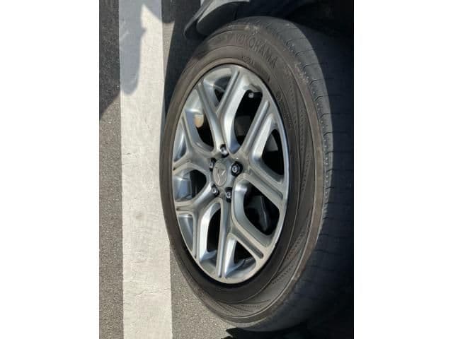 Car thumbnail 3