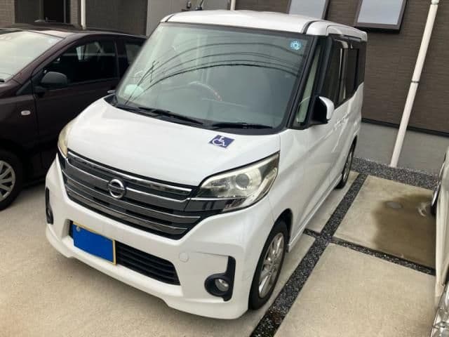 NISSAN DAYZ ROOX