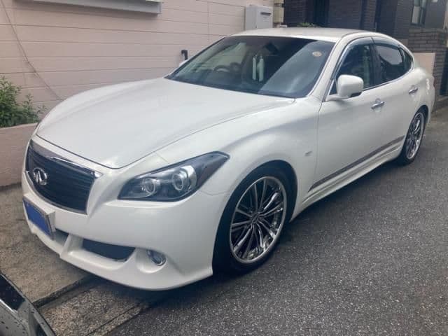 NISSAN FUGA