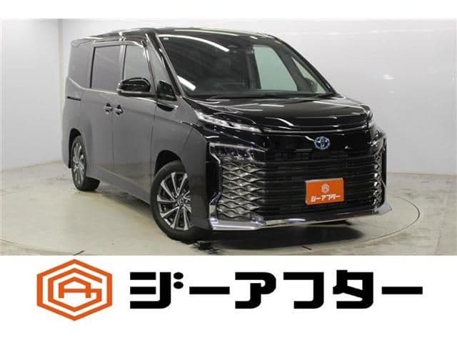 TOYOTA VOXY HYBRID