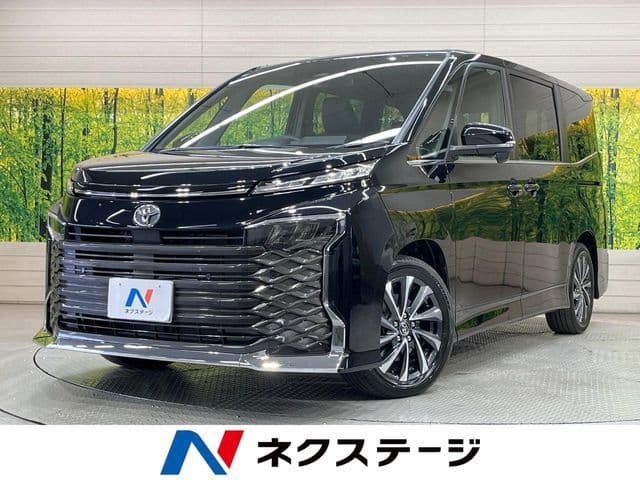 TOYOTA VOXY HYBRID