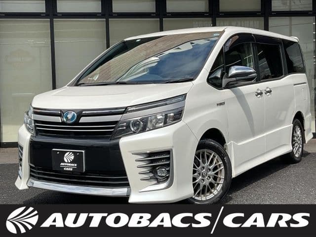 TOYOTA VOXY HYBRID
