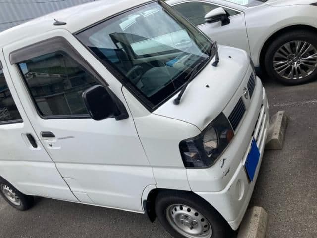NISSAN