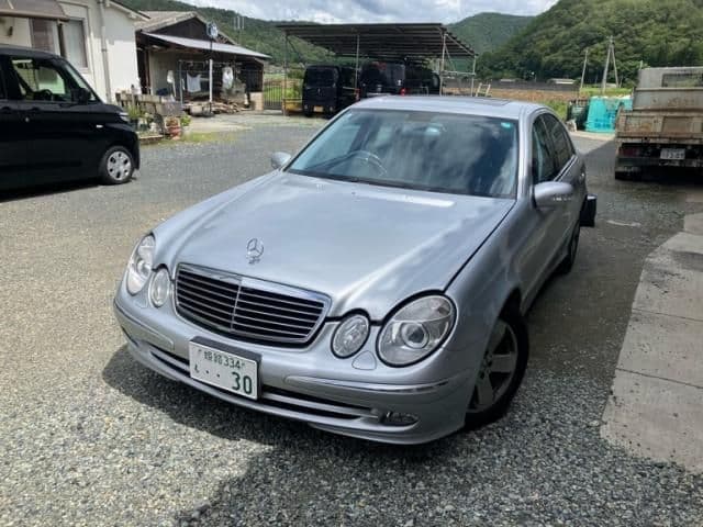 MERCEDES BENZ MERCEDES BENZ E class sedan