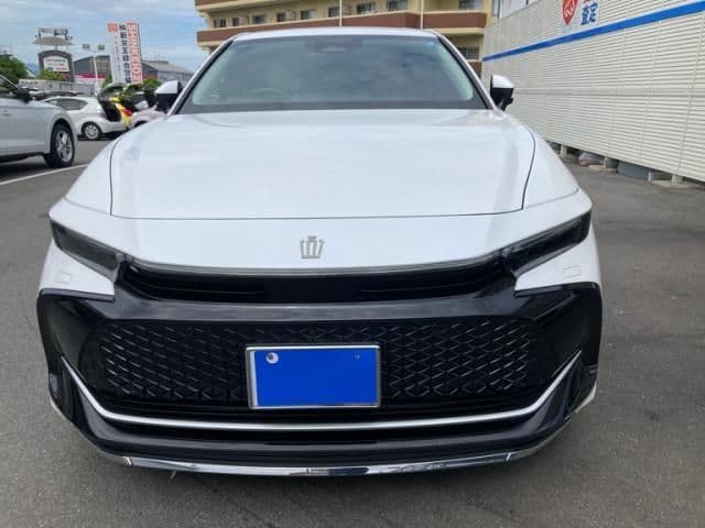 TOYOTA CROWN CROSSOVER