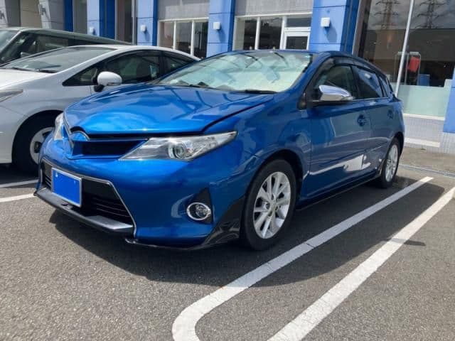 TOYOTA AURIS