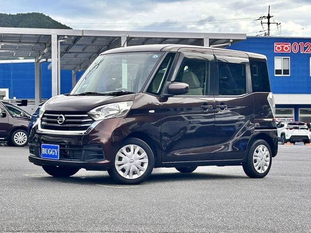 NISSAN