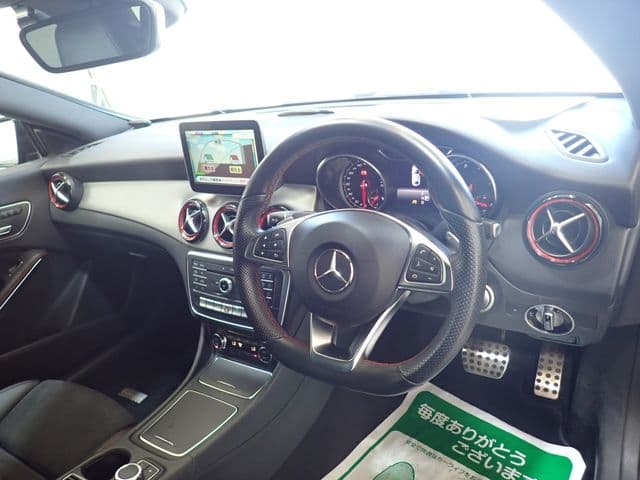MERCEDES BENZ