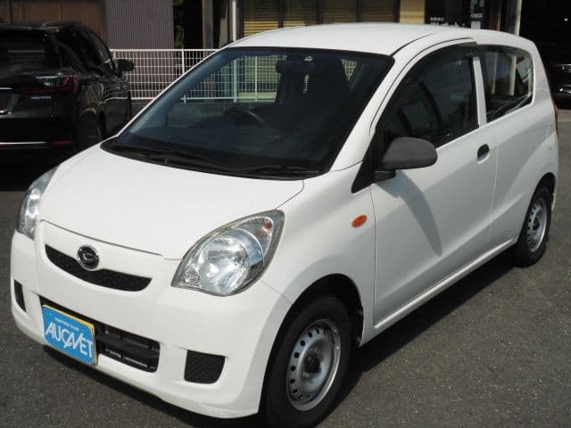DAIHATSU MIRA van