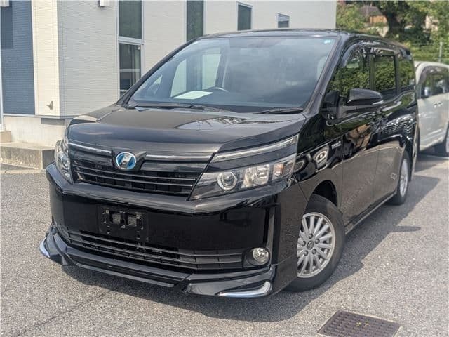 TOYOTA VOXY HYBRID