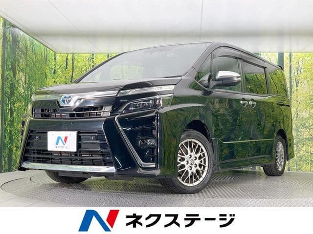 TOYOTA VOXY HYBRID