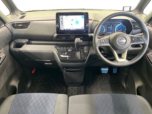 NISSAN