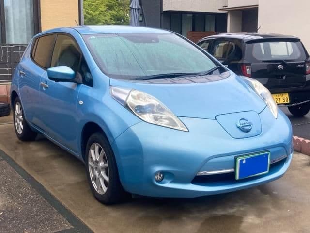 NISSAN LEAF