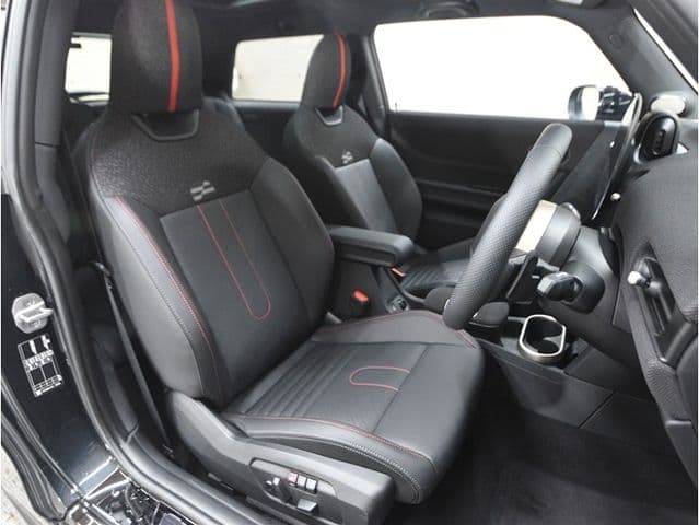 Car thumbnail 4