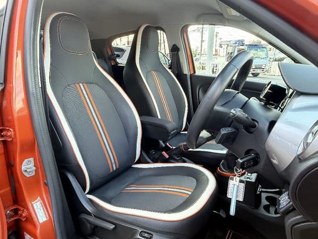 Car thumbnail 4
