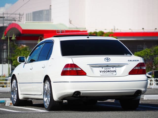 Car thumbnail 3