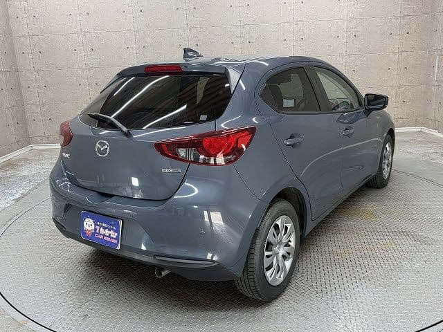 Car thumbnail 4