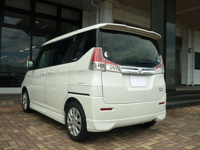 Car thumbnail 3