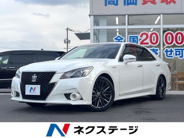 TOYOTA CROWN sedan hybrid