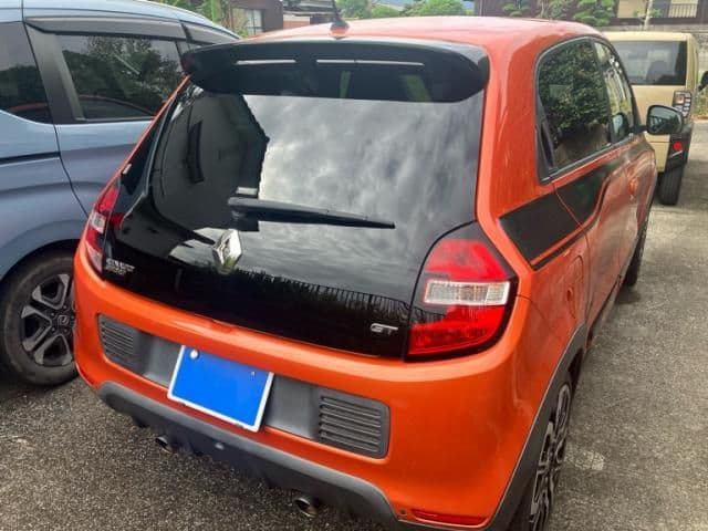 Car thumbnail 4