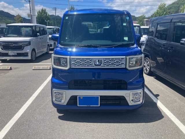DAIHATSU WAKE