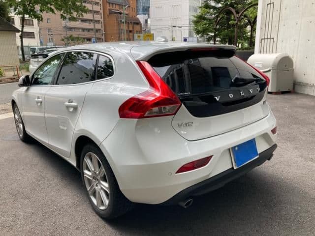 VOLVO VOLVO V40